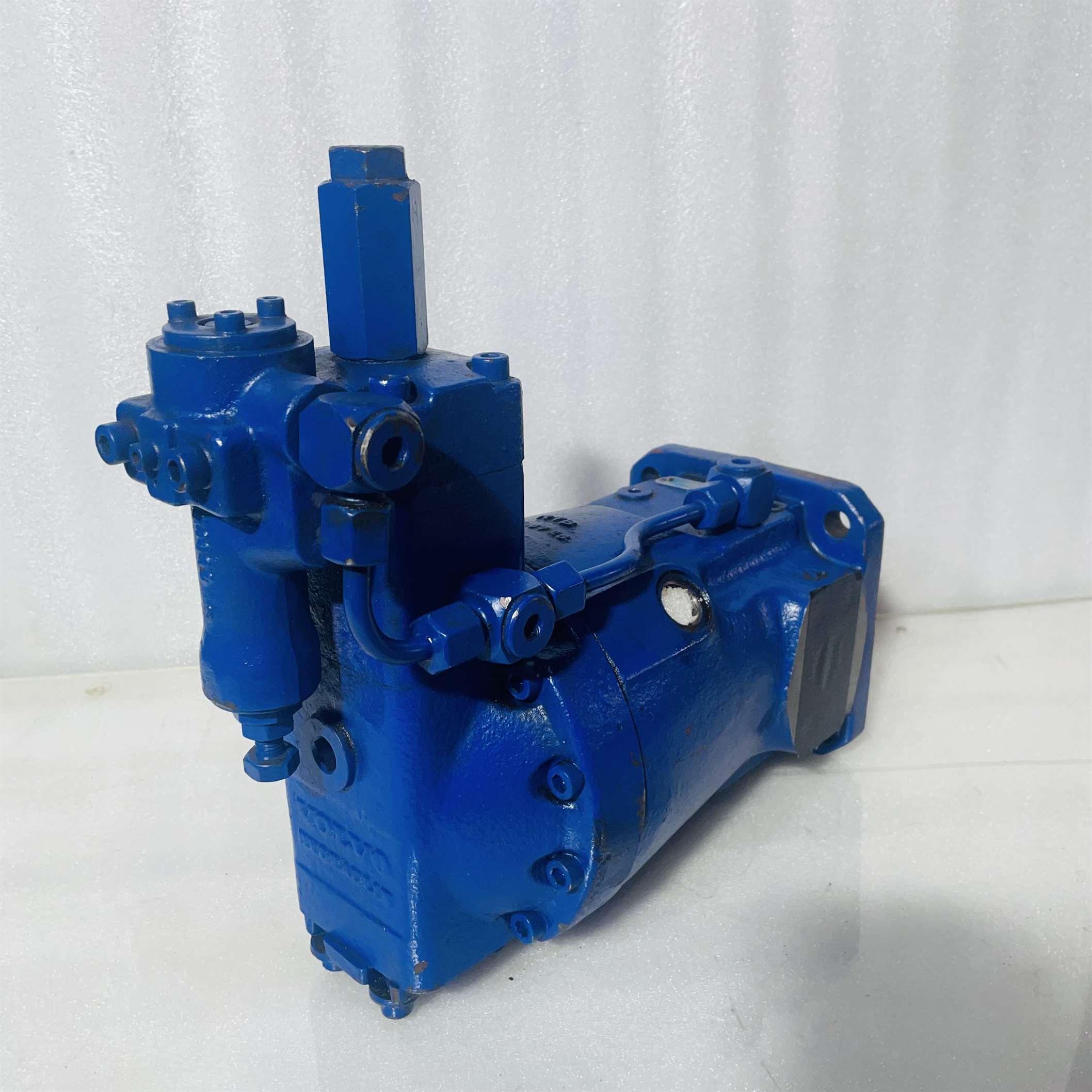 Volvo V30B-35 Hydraulic Variable Piston Pump - Image 3