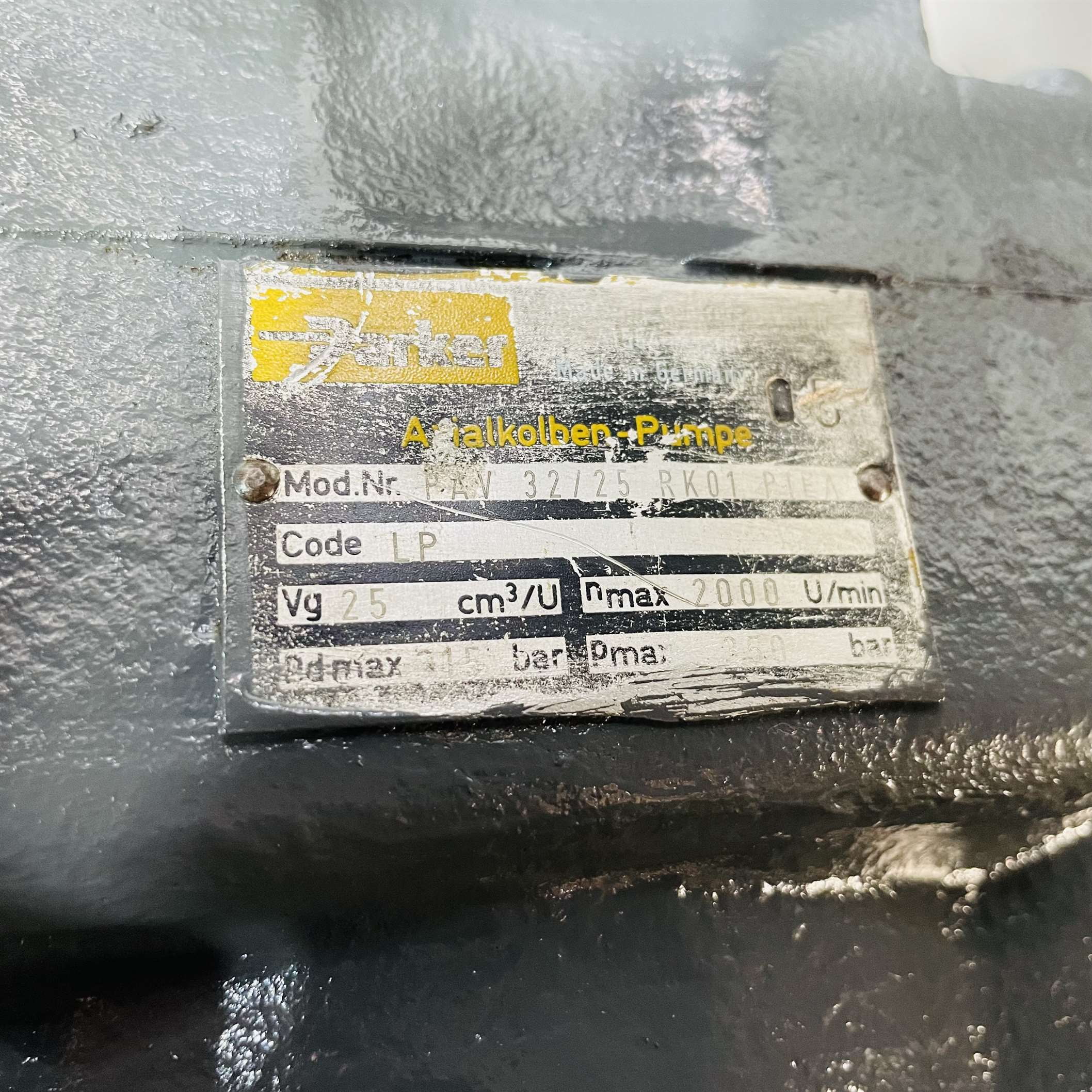 Parker PAV-32/25 RK01 Hydraulic Variable Piston Pump - Image 2