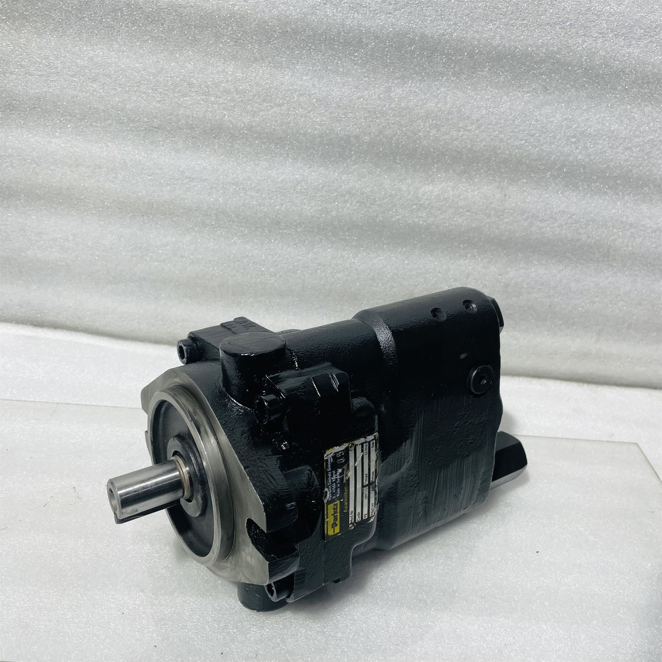 Parker PAV-16-RKP2-DA Hydraulic Variable Piston Pump - Image 3
