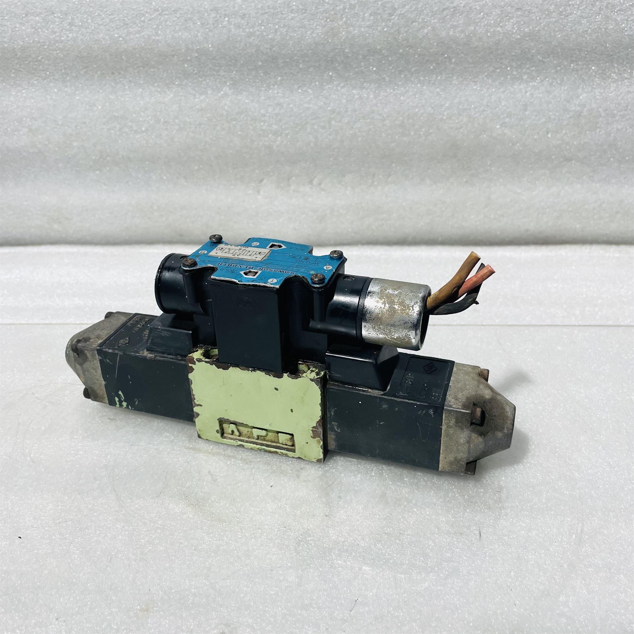Kawasaki Rexroth H-4WEH16T-L10/6AG24NDL Solenoid Operated Directional Valve 24V