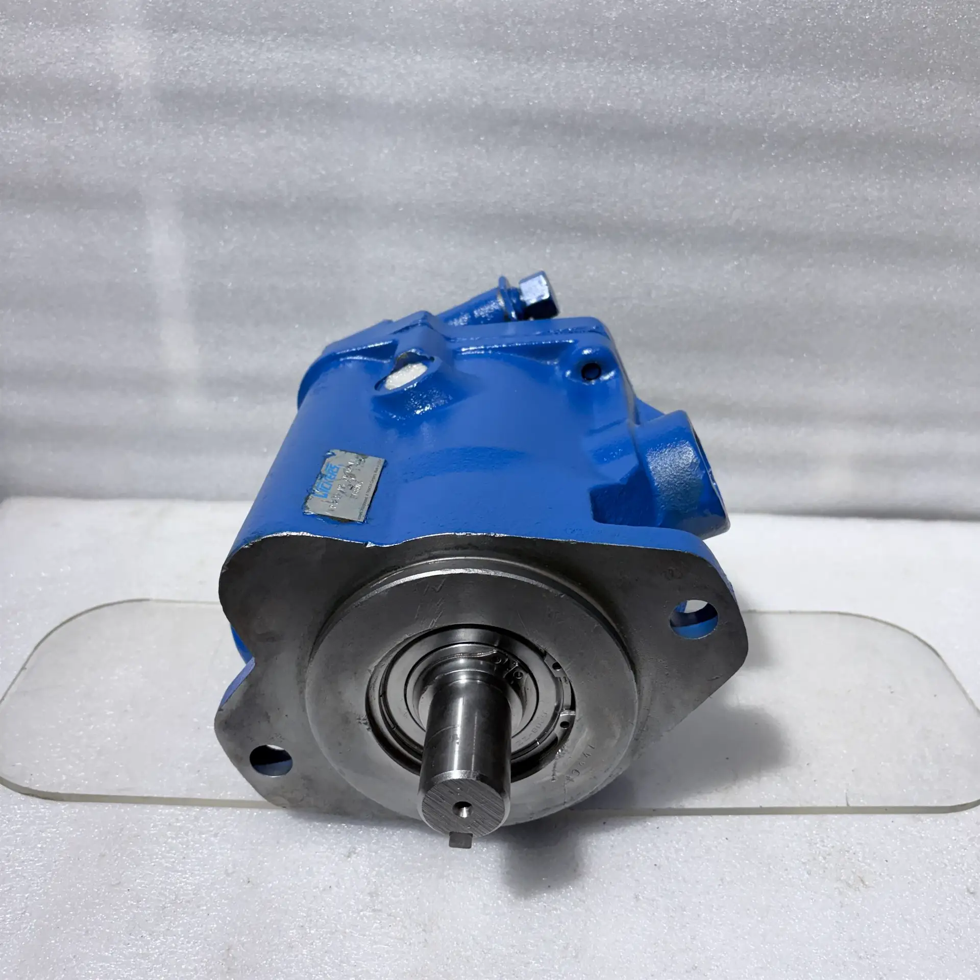 Vickers PVB29-RS-20-CM-11 Hydraulic Piston Pump - Image 4