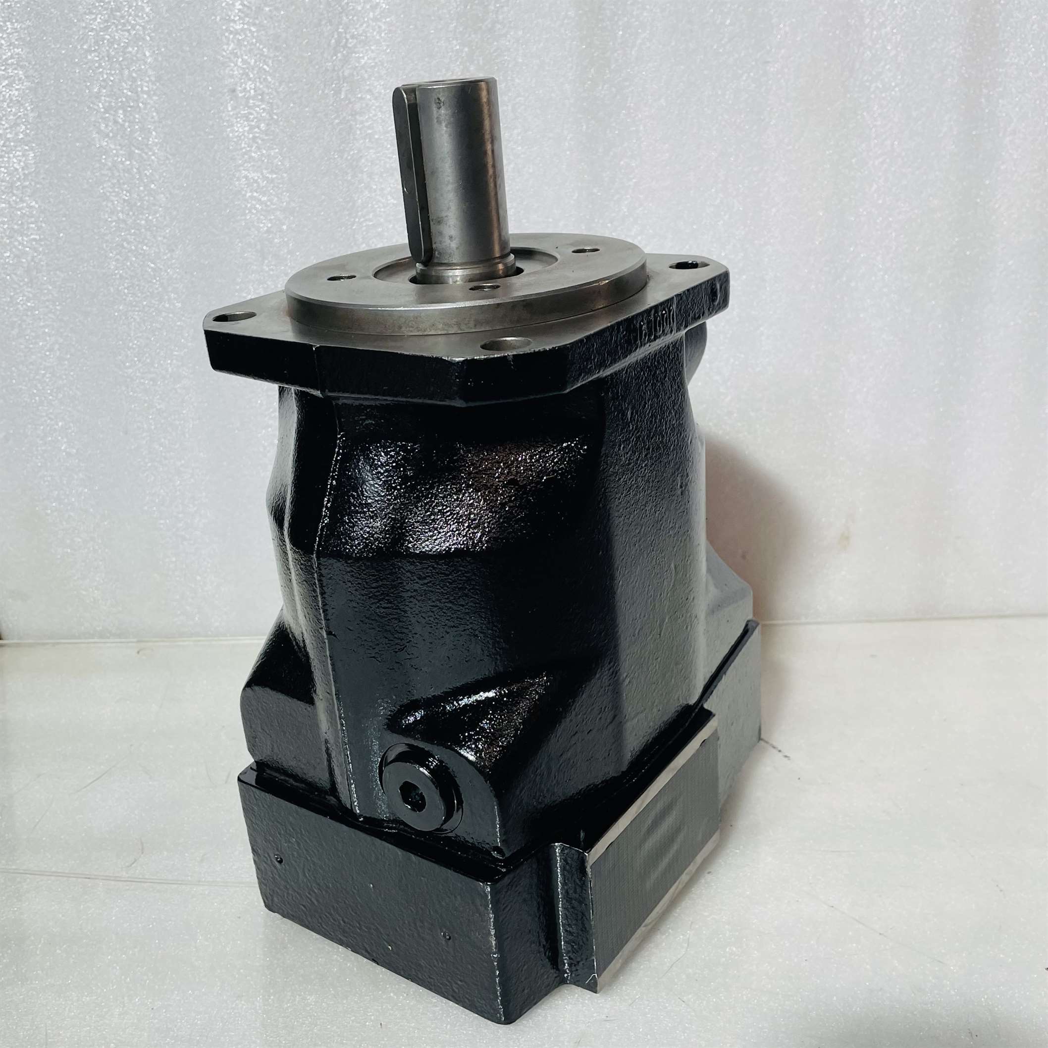 Parker PV046 R1K1 S1 Hydraulic Pump - Image 5