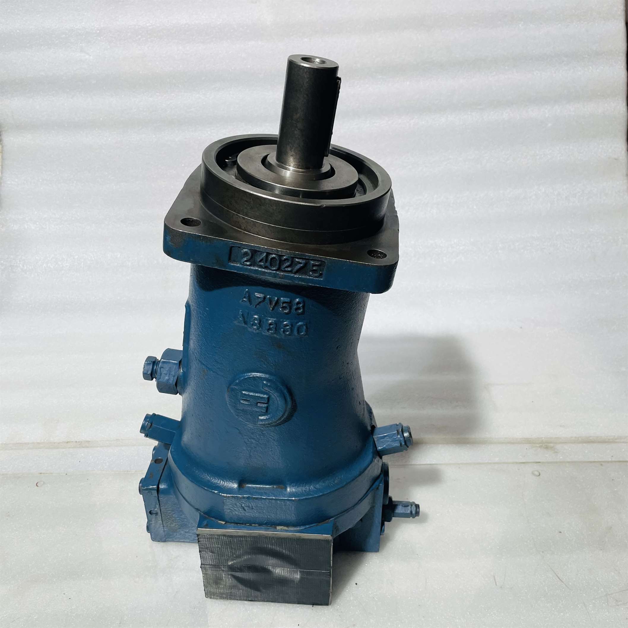 Uchida Hydromatik Rexroth A7V 58 DR1 RPF Hydraulic Variable Piston Pump - Image 6