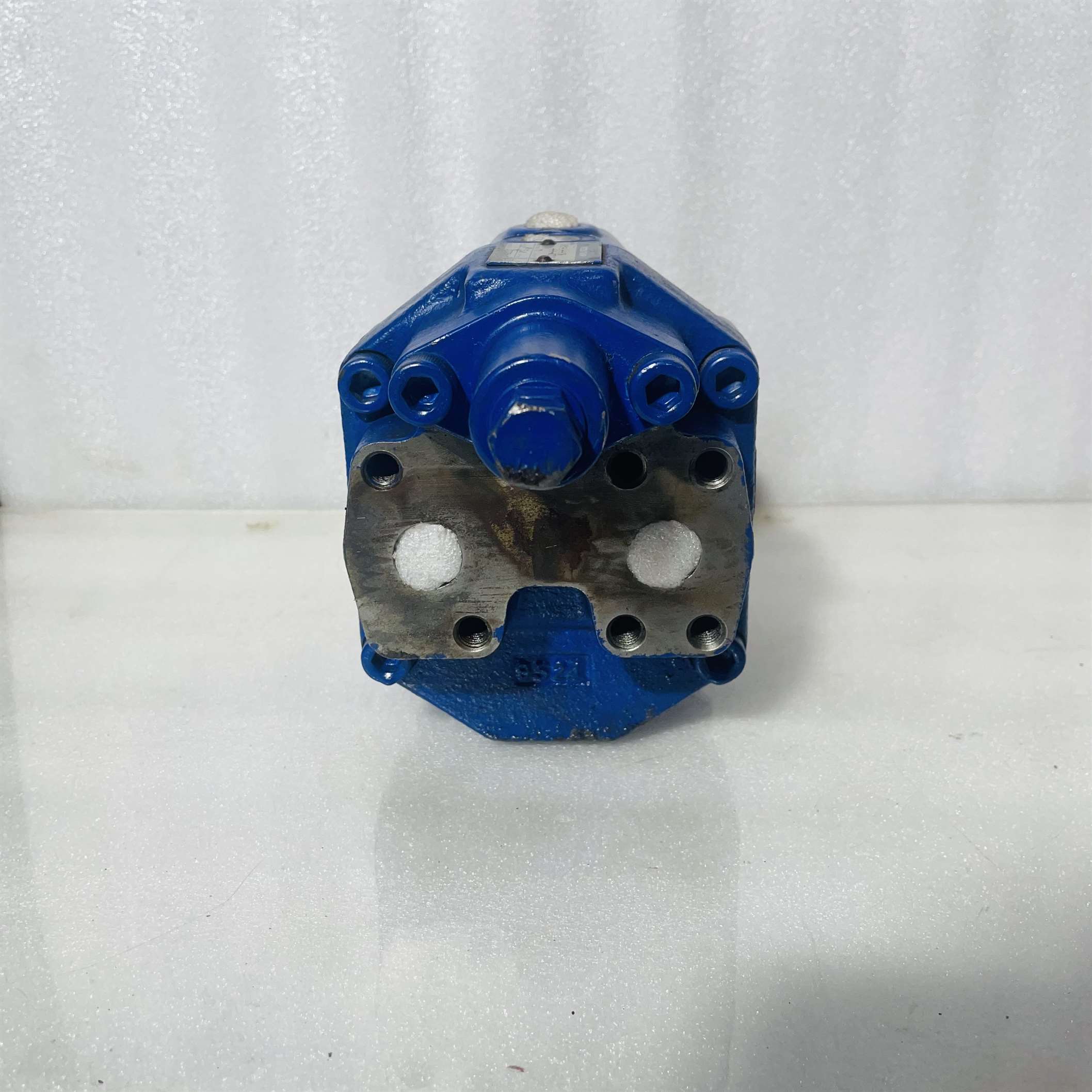 Yuken AR16-FR01-B20 Hydraulic Variable Piston Pump - Image 3