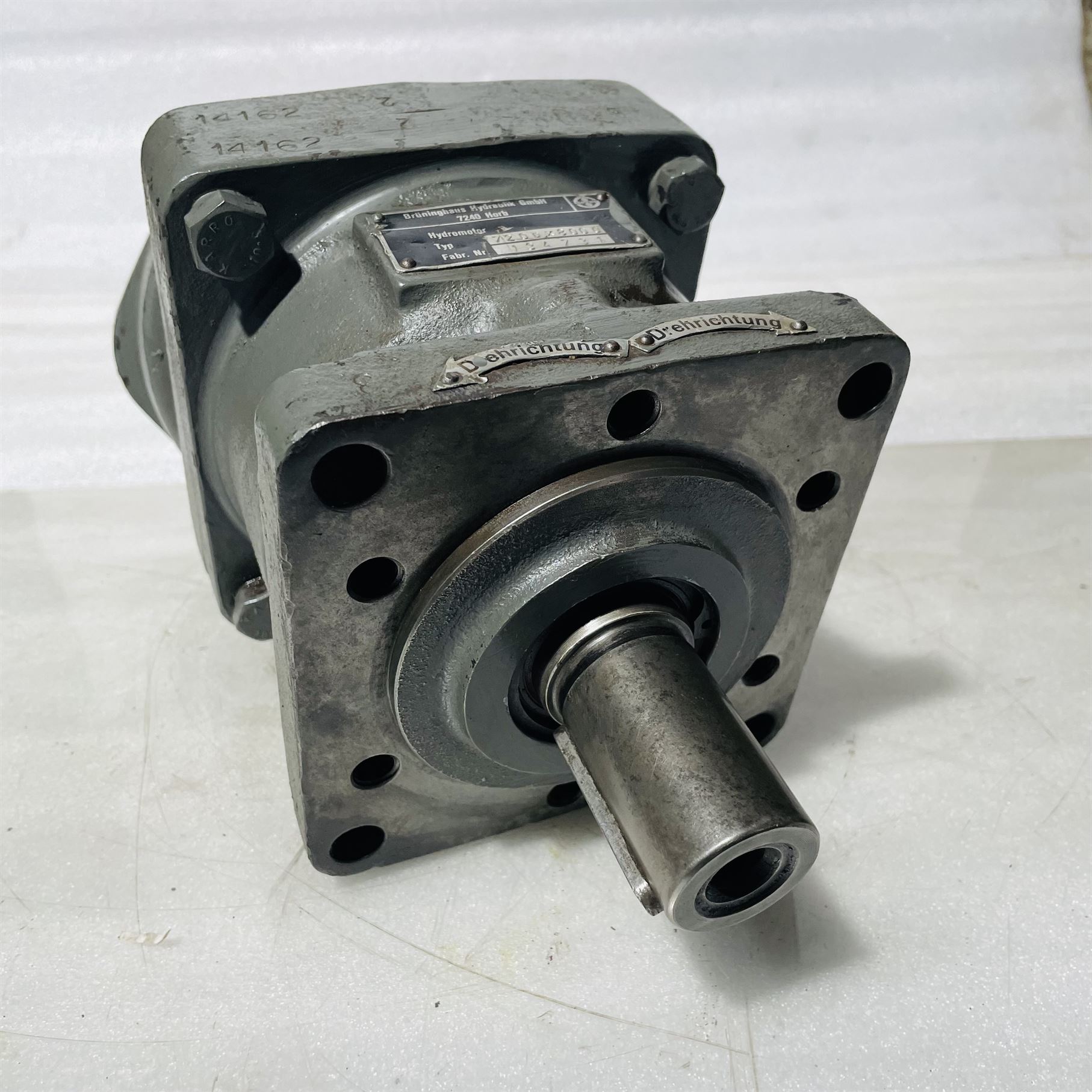 Bruninghaus Hydraulik GMBH 720DX 800 Hydraulic Motor - Image 6
