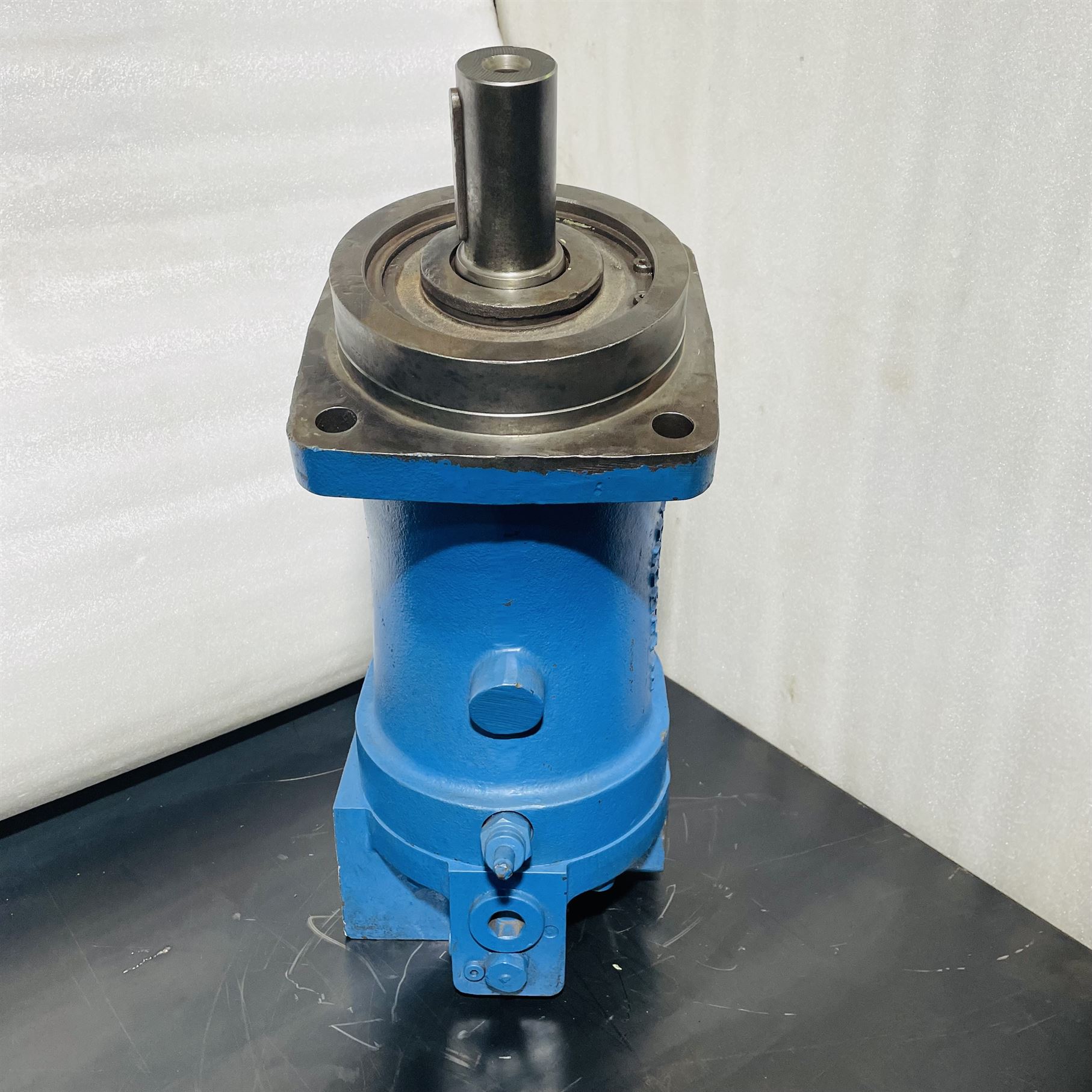 Uchida Hydromatik A7V 255 LV1RPF Hydraulic Variable Piston Pump - Image 5