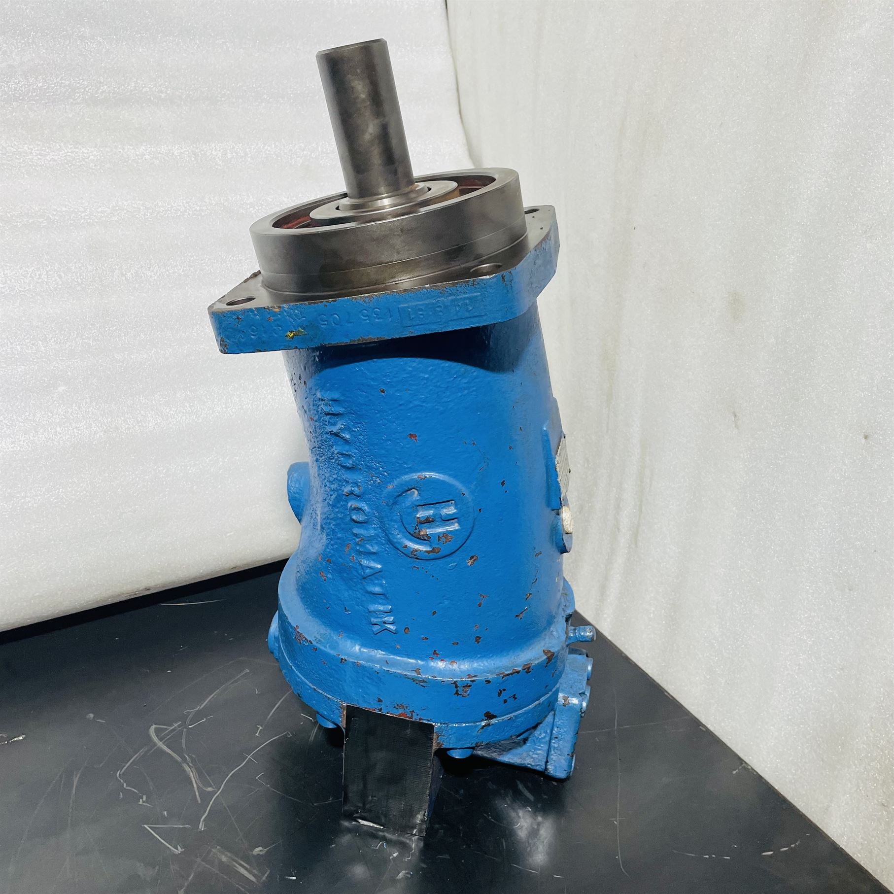 Uchida Hydromatik A6V 160 HD2 Hydraulic Variable Piston Pump - Image 4