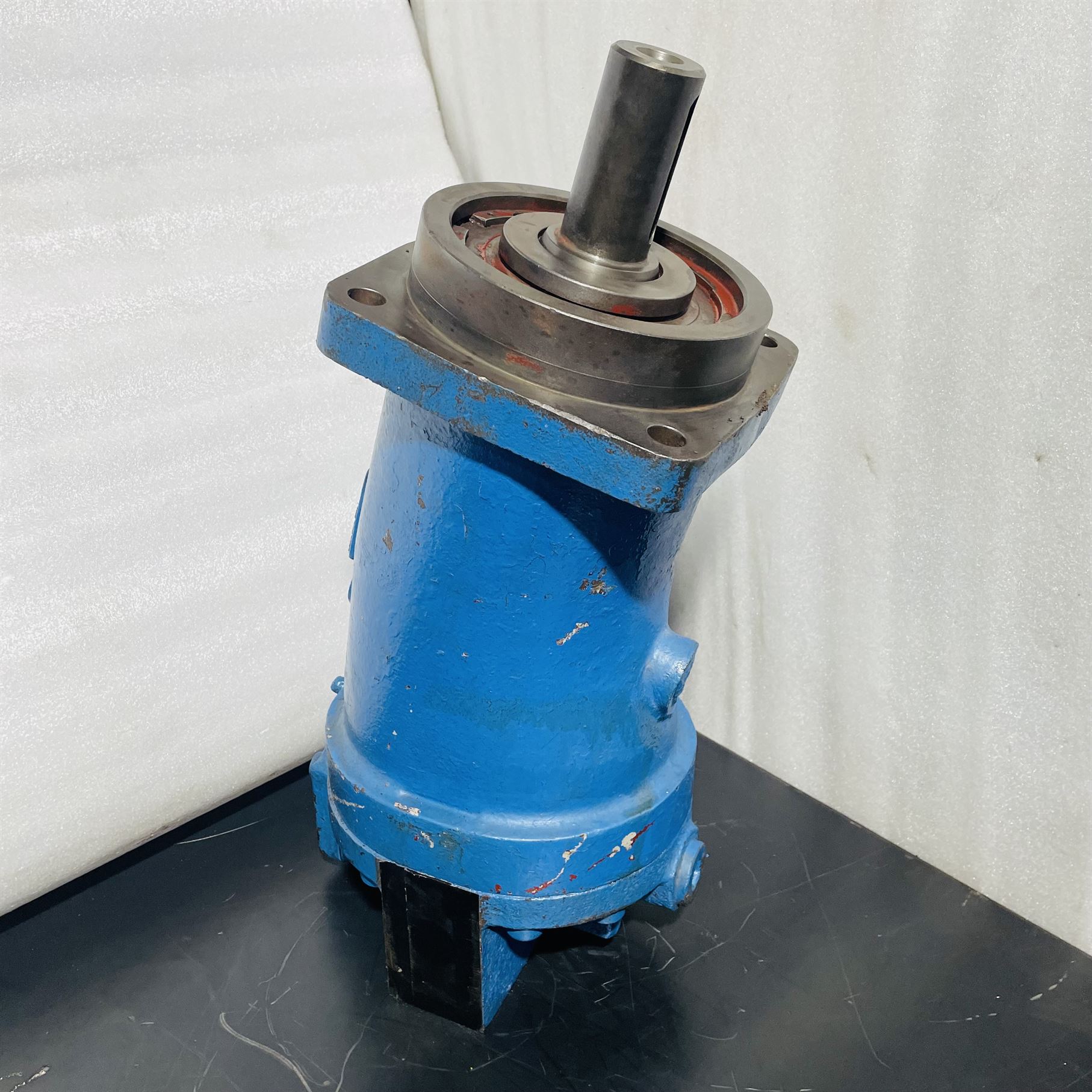 Uchida Hydromatik A6V 160 HD2 Hydraulic Variable Piston Pump - Image 5