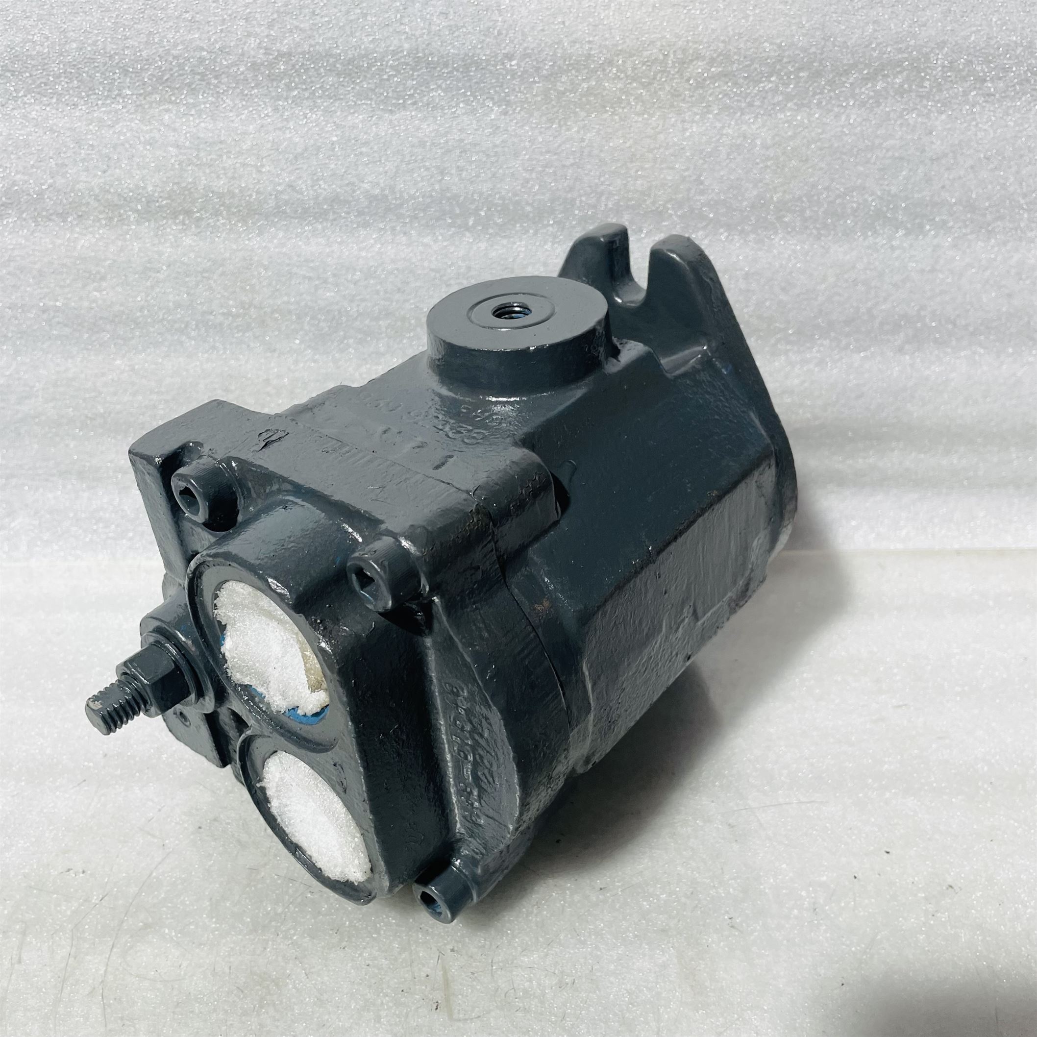 Denison PV10-2R-1E-C02 Hydraulic Variable Piston Pump - Image 3