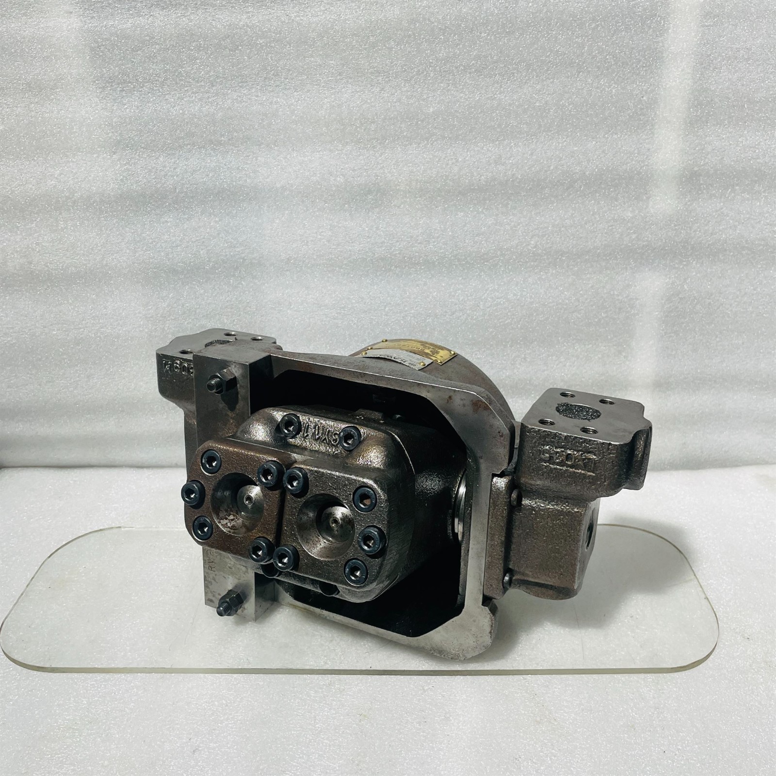 Kawasaki KPM LV-030-410R Hydraulic Piston Pump - Image 3