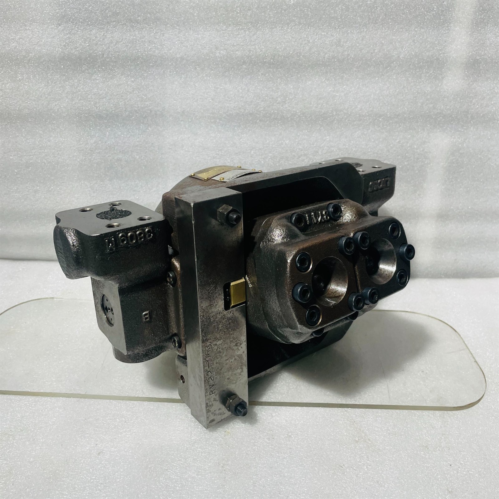 Kawasaki KPM LV-030-410R Hydraulic Piston Pump - Image 4